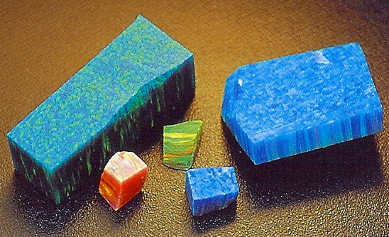 plastic_imitation_opal.jpg