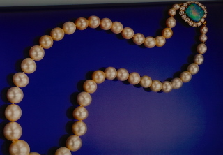 marie_antoinettes_pearls_by_cartier.jpg